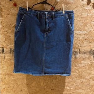 Old Navy Jean skirt size 16
